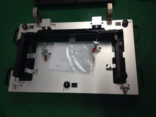 Sunroof-High-Precision-Checking-Fixture5-transformed Dispositif de contrôle pour toit ouvrant de voiture