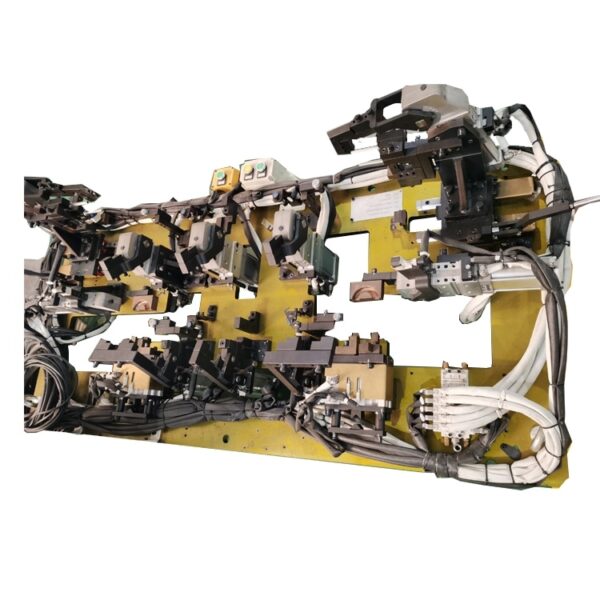 Dispositif de soudage automatique pour la fabrication de lignes de production